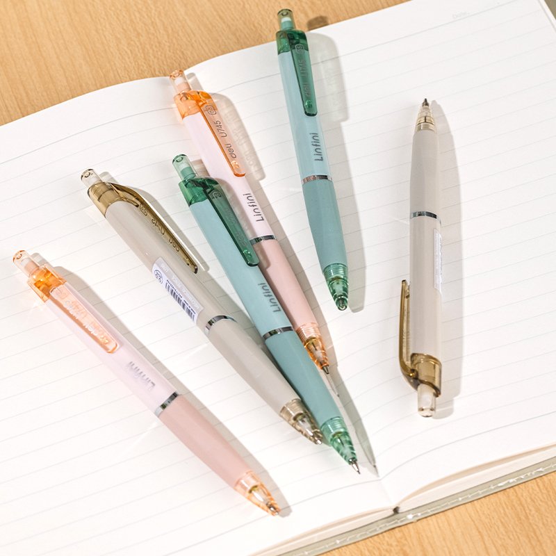 ديلي قلم رصاص كباس - 0.5mm - بدن بلاستيك أبيض - علاقة ألوان - مع ممحاة. - EU745