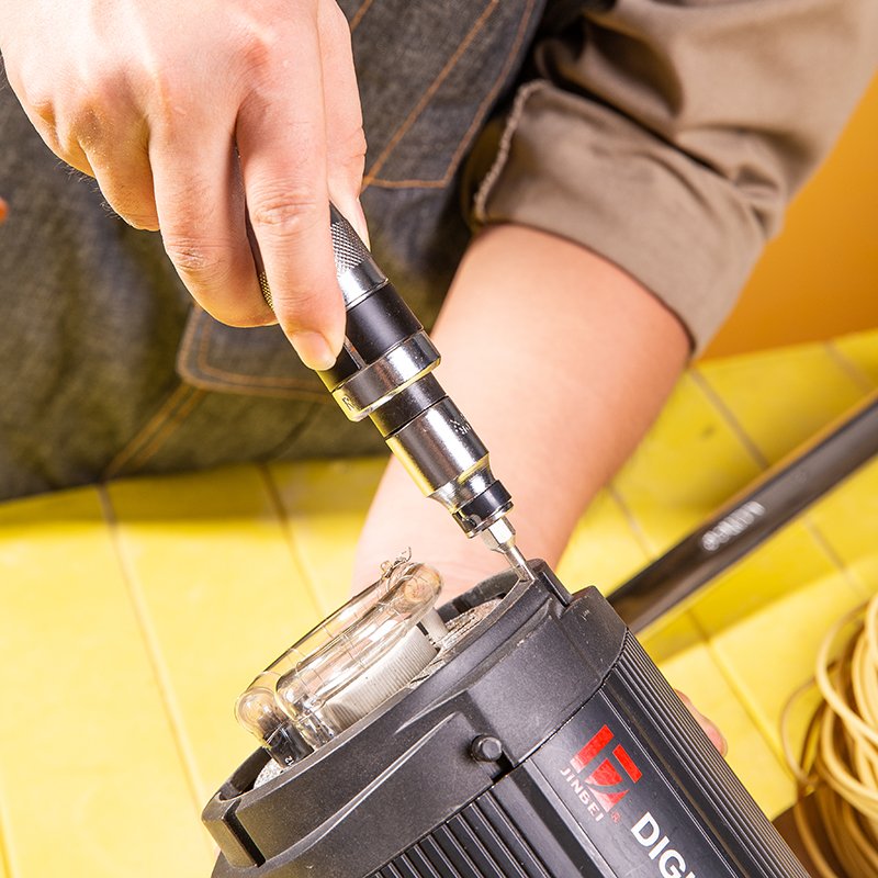 DL8901 (3) ديلي مفك دق معدن - مجموعة 13 رأس - علبة معدن DL8901