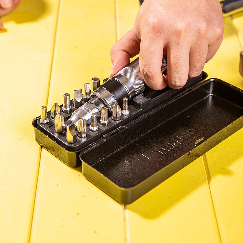 DL8901 (4) ديلي مفك دق معدن - مجموعة 13 رأس - علبة معدن DL8901