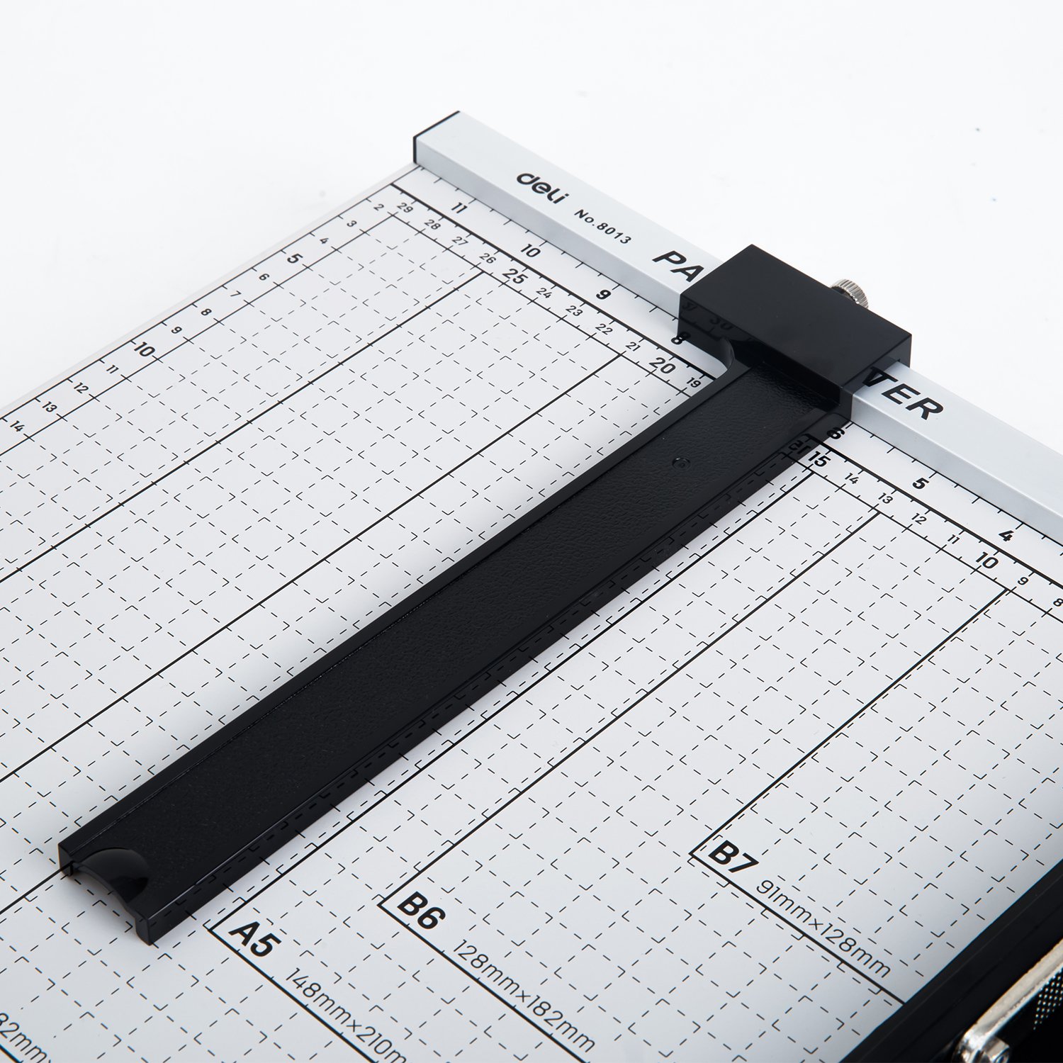 ديلي مقطع ورق سكين معدن - طبلية قياس B3 - مقبض وقفل حماية - أبيض - E8013