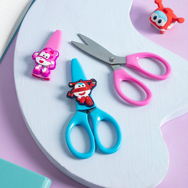 ديلي مقص بلاستيك مدرسي للأطفال - 13 سم - أزرق/زهر - EM700