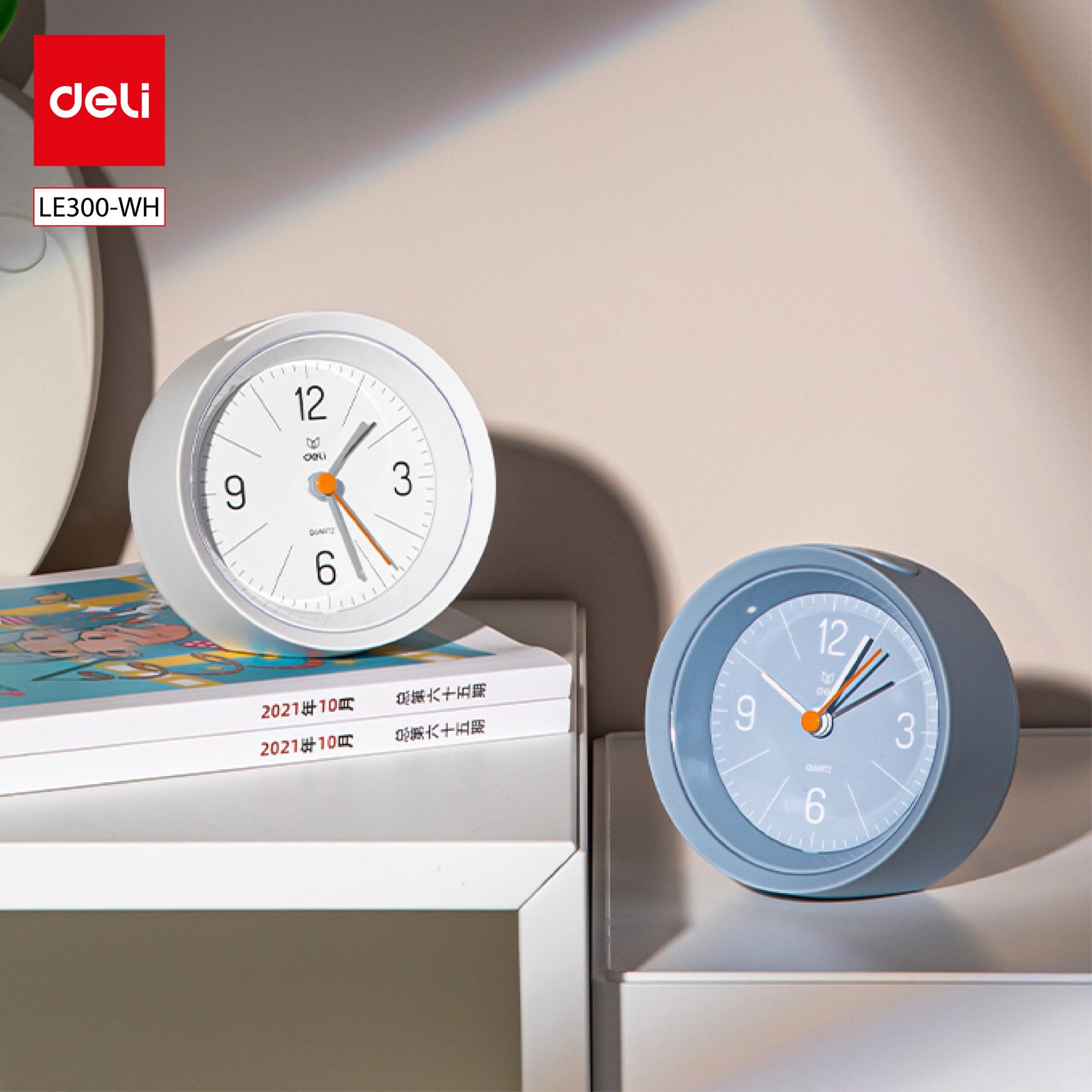 ديلي ساعة منبه دائرية - إضاءة خلفية - 95*95*45 مم - أبيض/أزرق - LE300