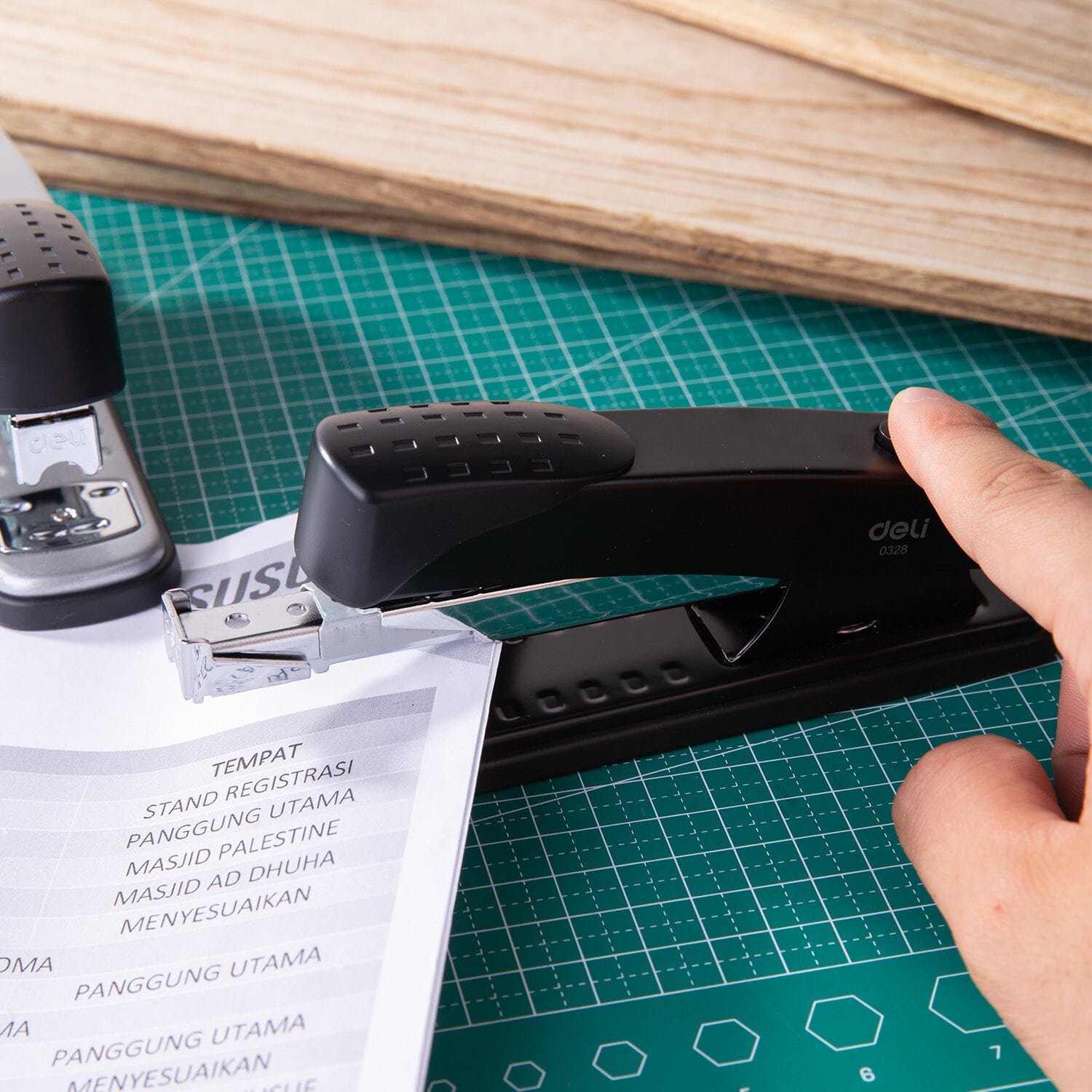 ديلي خرازة مكتبية - 25 صفحة - كبسة - 24/6 & 26/6 - (أسود - فضي) - E0328