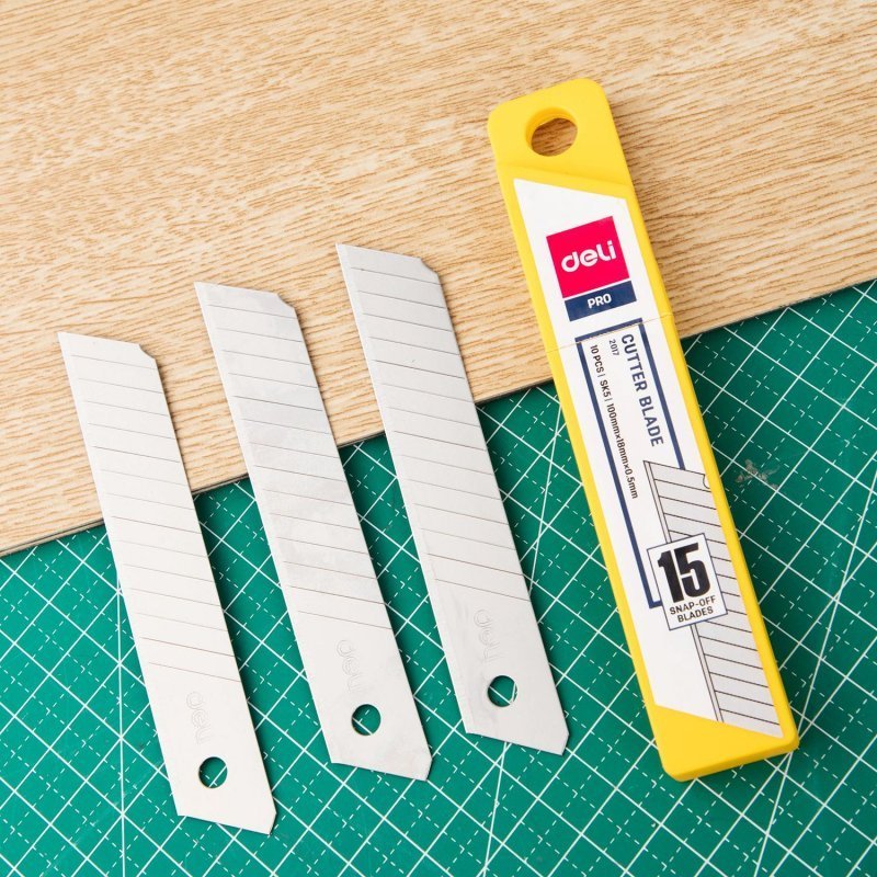 ديلي نصلة مشرط عريض - علبة 10 قطع - نصلة 15 رأس - 100×18×0.5 مم - E2017