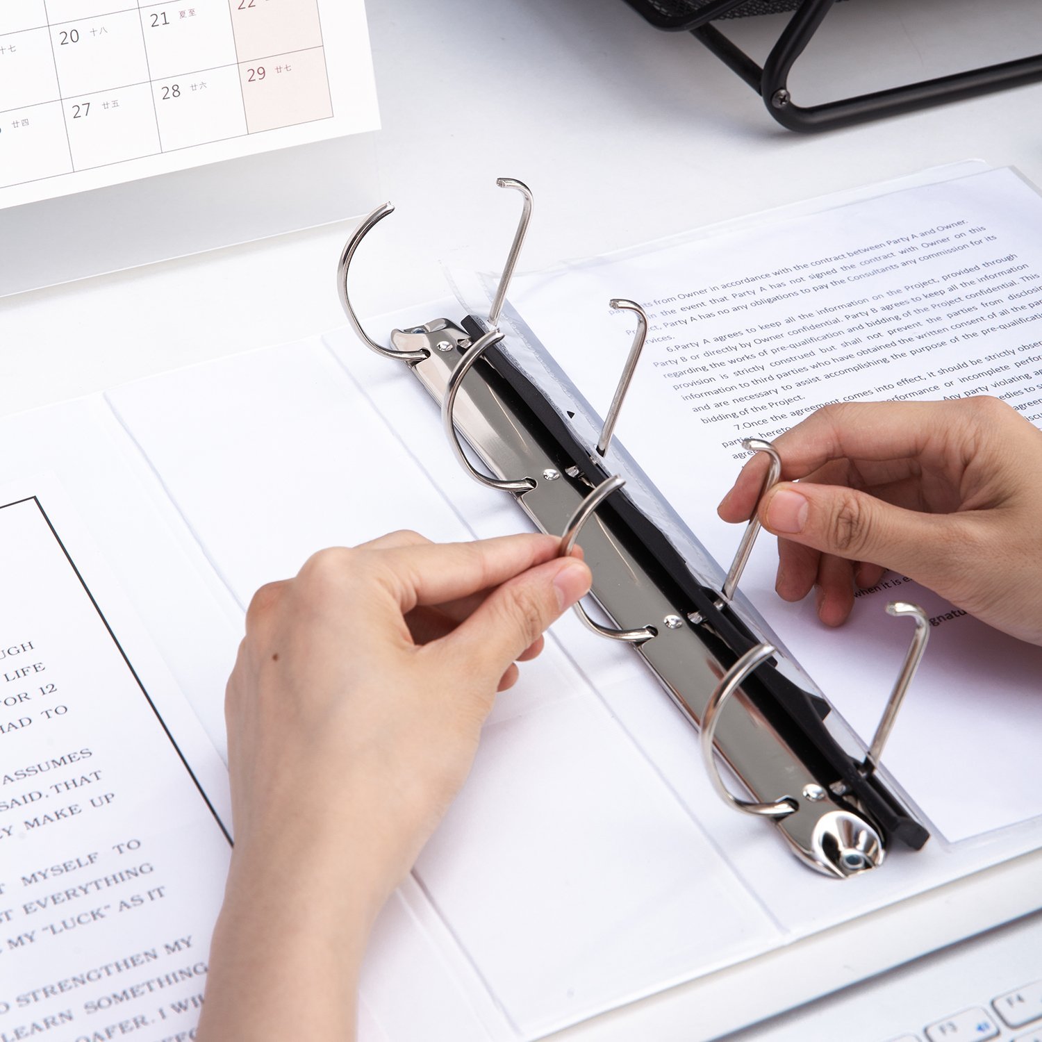 ديلي مصنف حلقة - 4 حلقات - قياس A4 - سماكة 2" - أبيض - E5618N