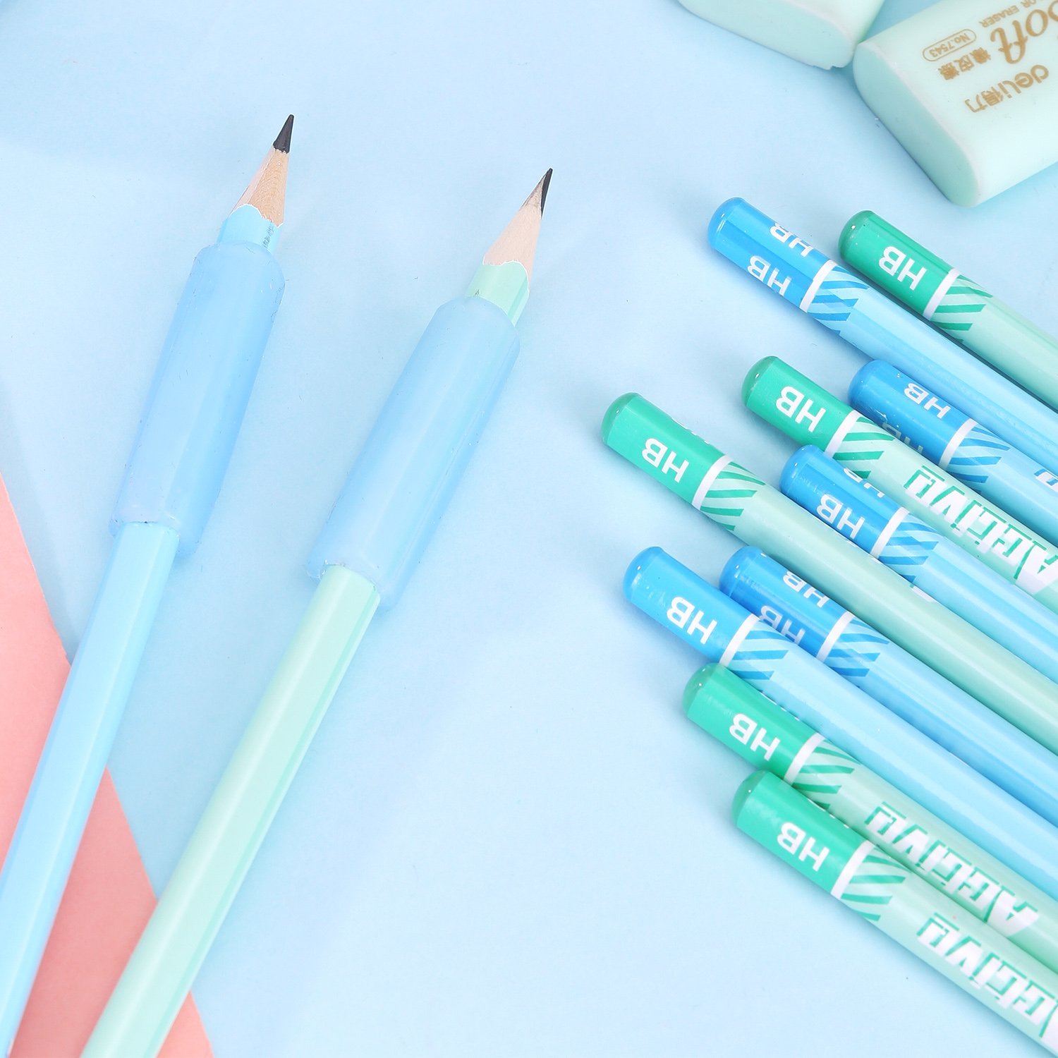 E68896 c(3) ديلي مجموعة هدايا - قرطاسية مدرسية - (حاملة أقلام*2، قلم رصاص*12، ممحاة*2، مبراة *1) - أزرق / زهر - E68896