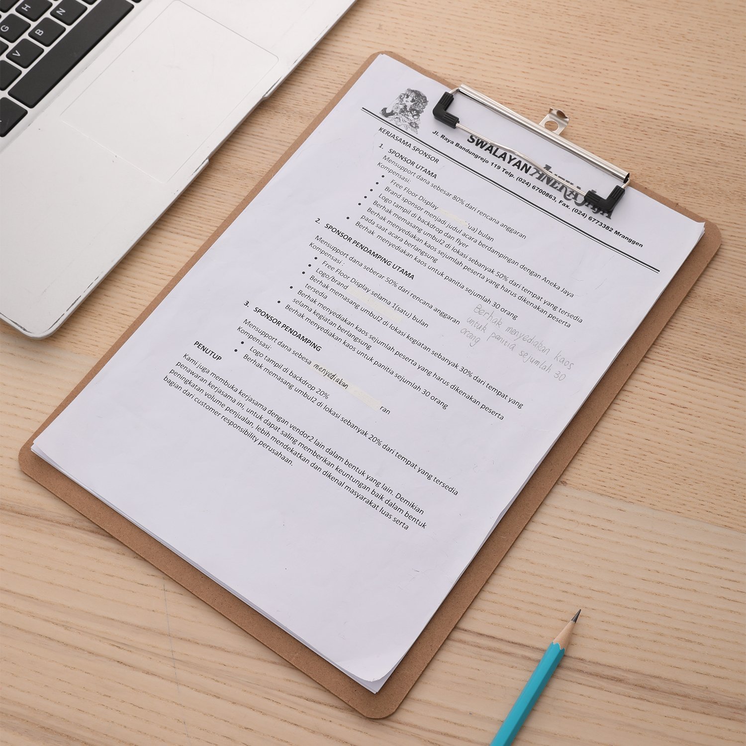 E9226 (5) ديلي مسند ورق خشب - علاقة معدن - قياس A4 - بني - E9226