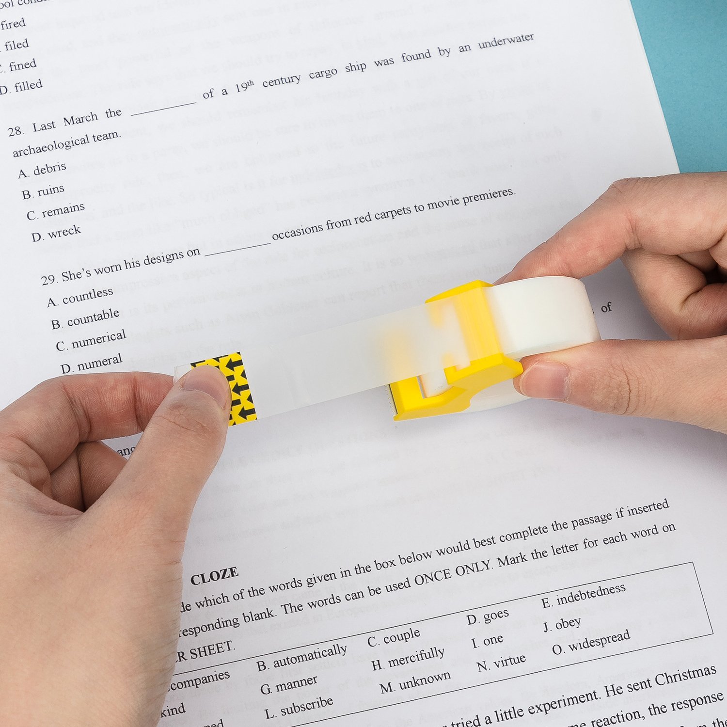 EA30611 (6) ديلي بكرة شريط لاصق 20 يارد - كلك - كرت 2 بكرة - عرض 18 مم - مقبض للتحكم والقطع - شفاف مغشى كلك - EA30611