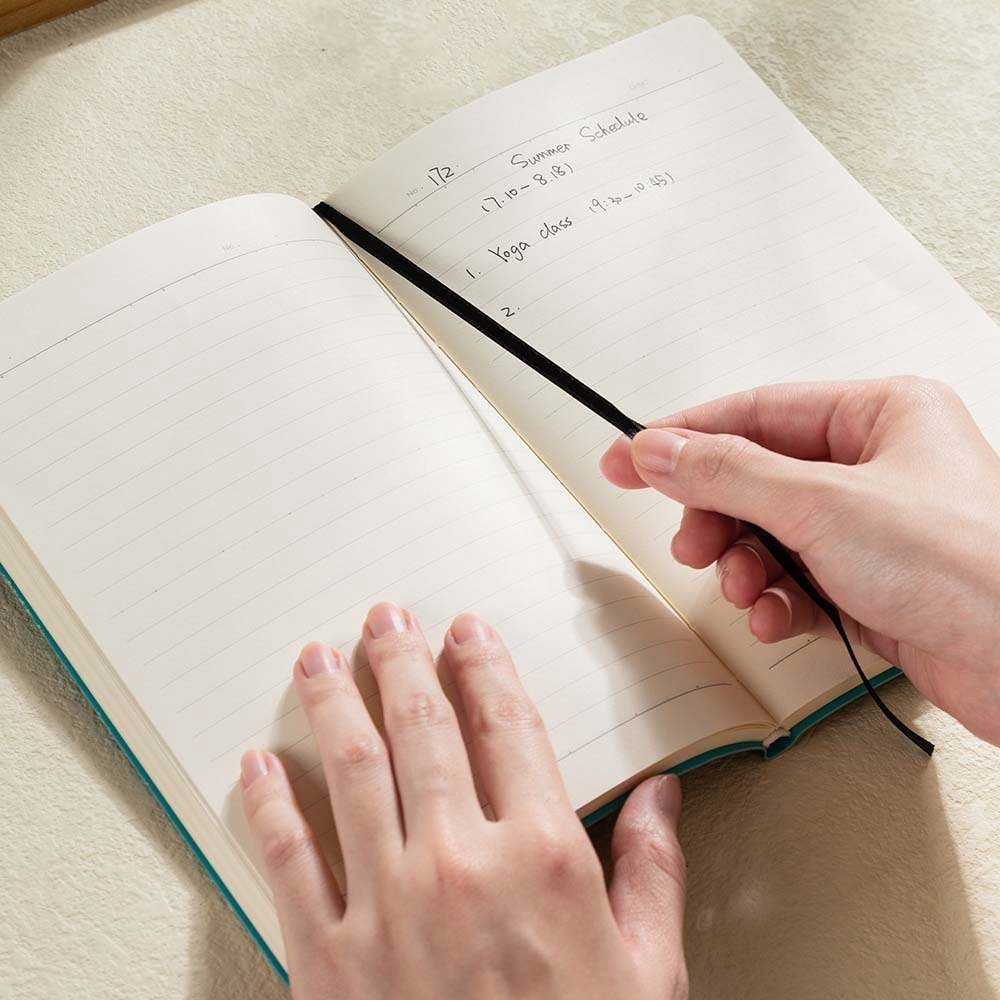 ديلي دفتر ملاحظات - بغلاف جلد - 80غ - 96 صفحة - قياس A5 - (رمادي) - EN126L