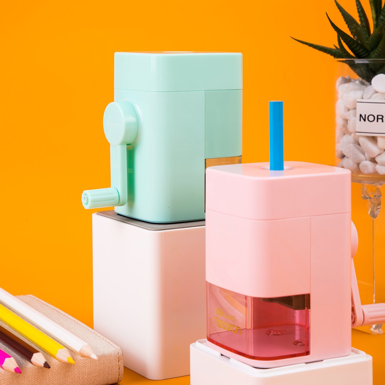 ديلي مبراة مانويل درج خزان - ألوان مختلفة ER10604